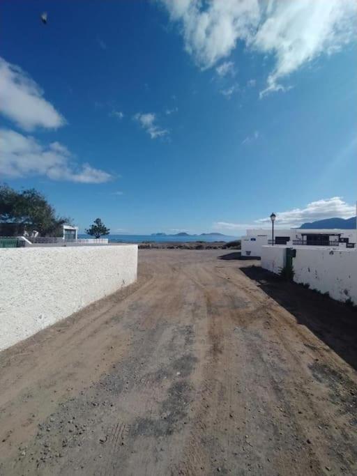 Famara, Apto. En Zona Tranquila A 200M Del Mar. Apartment Luaran gambar