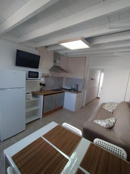 Famara, Apto. En Zona Tranquila A 200M Del Mar. Apartment Luaran gambar